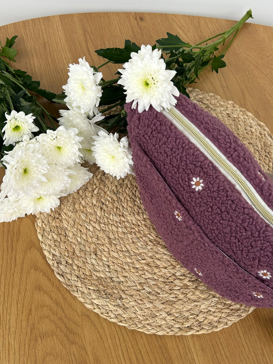 Banane violette à marguerites