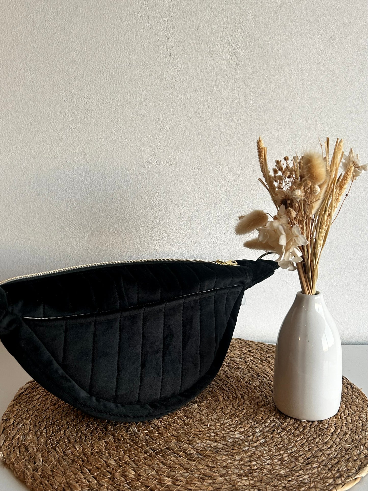 Banane matelassée noire