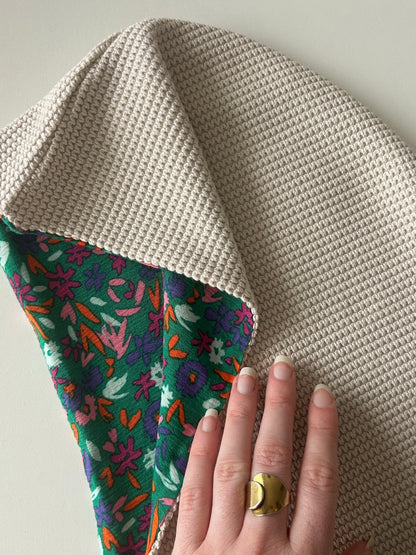 Cagoule verte à fleurs